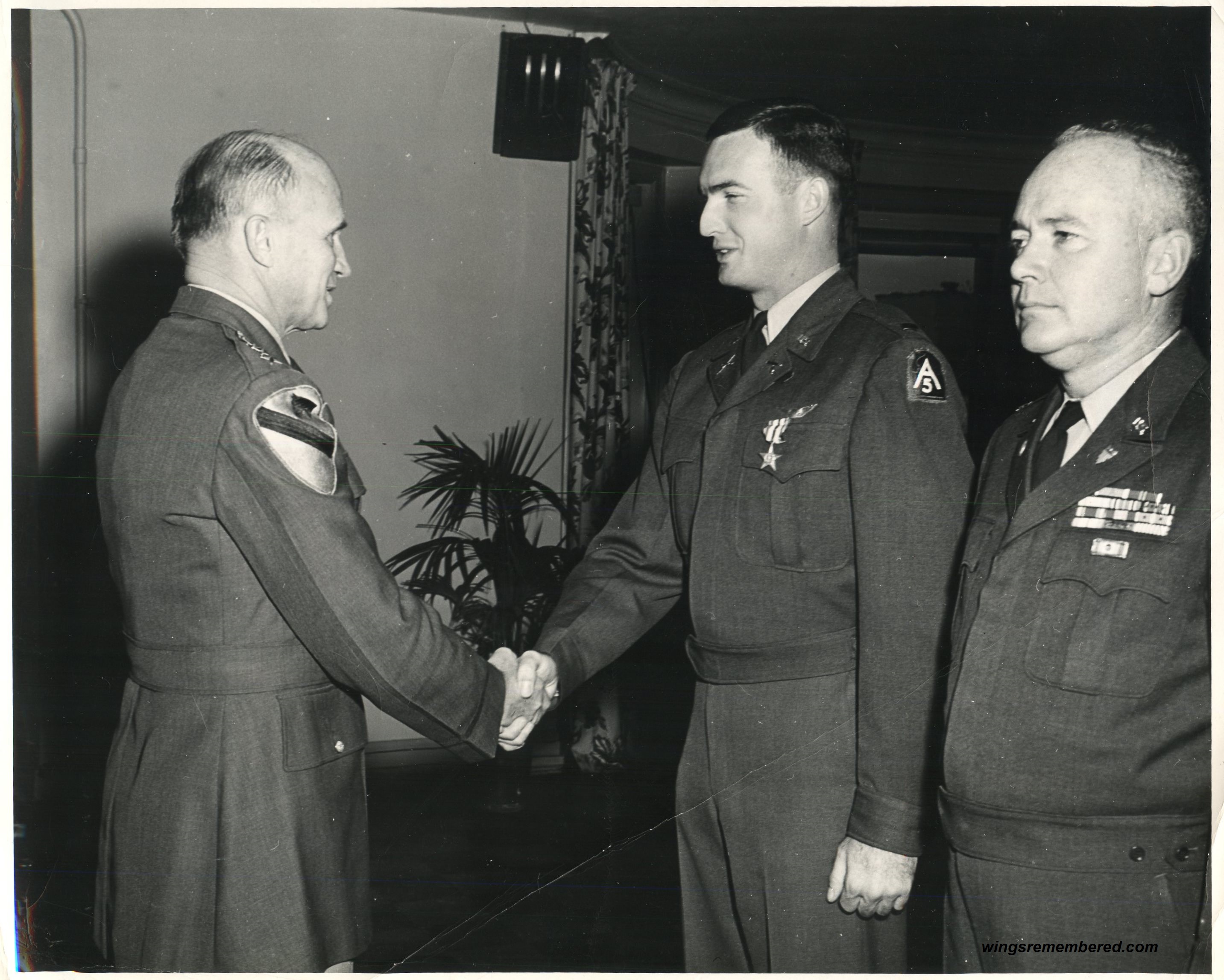 Lt Charles C Bragg Receiving His Silver Star